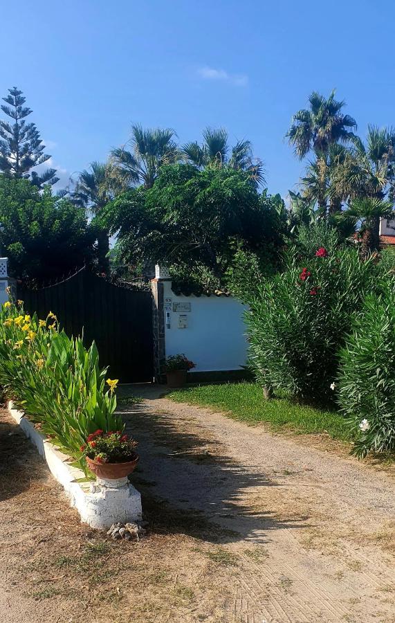 Rumah Saya Campofelice Di Roccella Zewnętrze zdjęcie